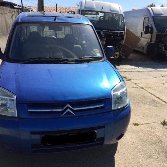 dezmembrez citroen berlingo